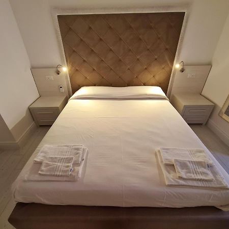 Isola Nel Parco Villas & Rooms La Maddalena  Eksteriør bilde