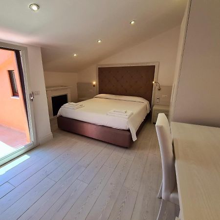 Isola Nel Parco Villas & Rooms La Maddalena  Eksteriør bilde
