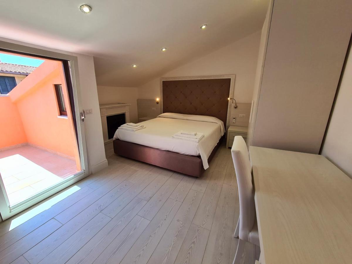 Isola Nel Parco Villas & Rooms La Maddalena  Eksteriør bilde