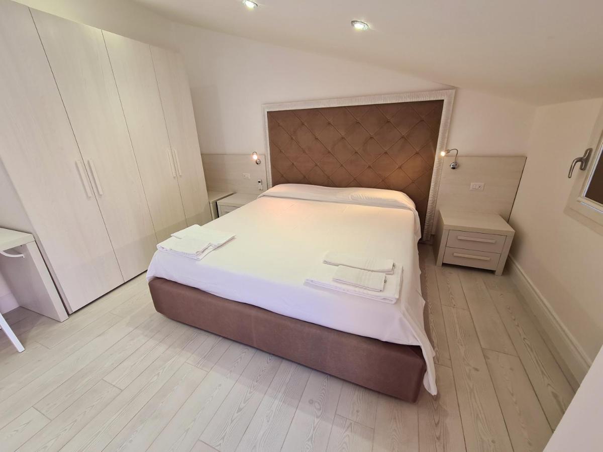 Isola Nel Parco Villas & Rooms La Maddalena  Eksteriør bilde